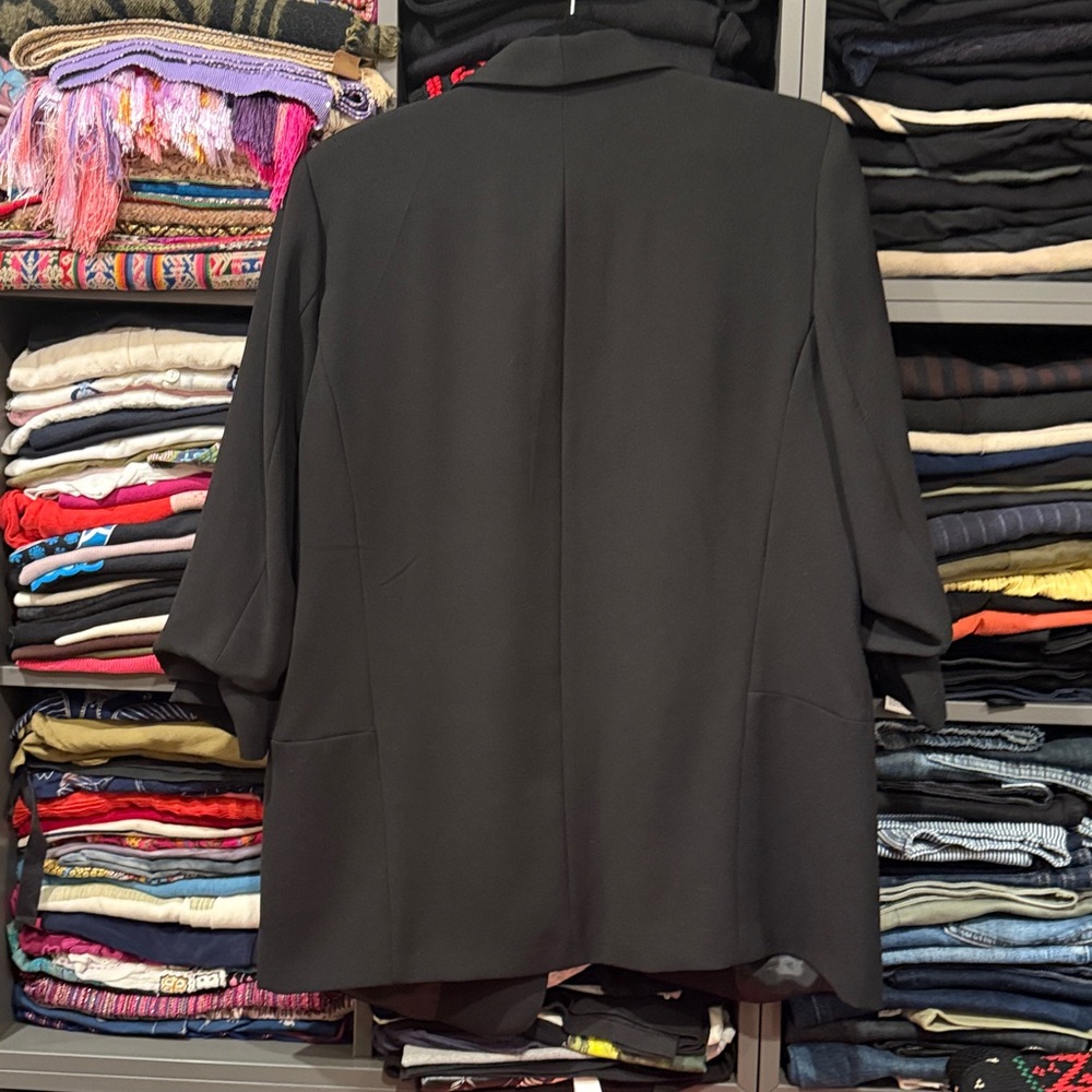 Zara Classic Black Blazer - Picture 3 of 4
